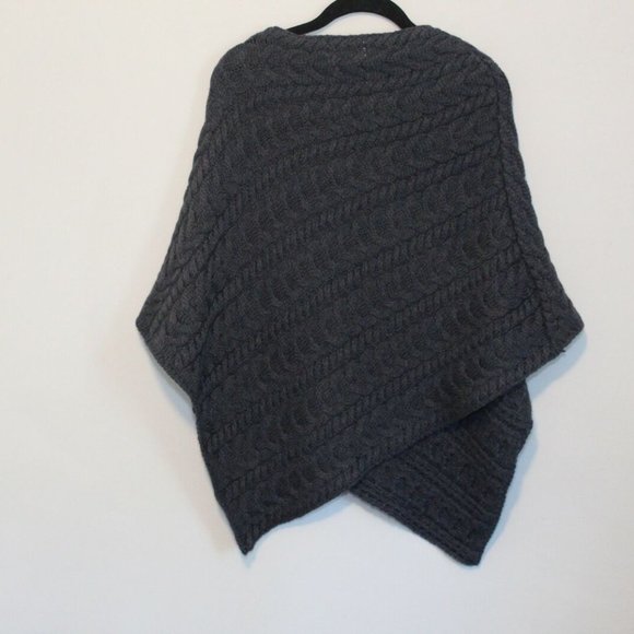 Guideboat Irish Cable Knit Poncho Sweater Virgin Wool Women's Size S/M H11612 - Picture 6 of 12